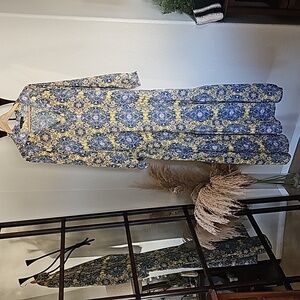 Maxi dress with slits